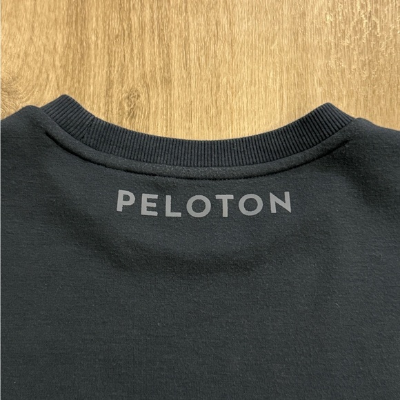 Peloton Elevate Sweatshirt Women Size Medium Blue Logo Pockets Sweatshirt - Picture 8 of 11